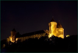 Château d'Estavayer by night